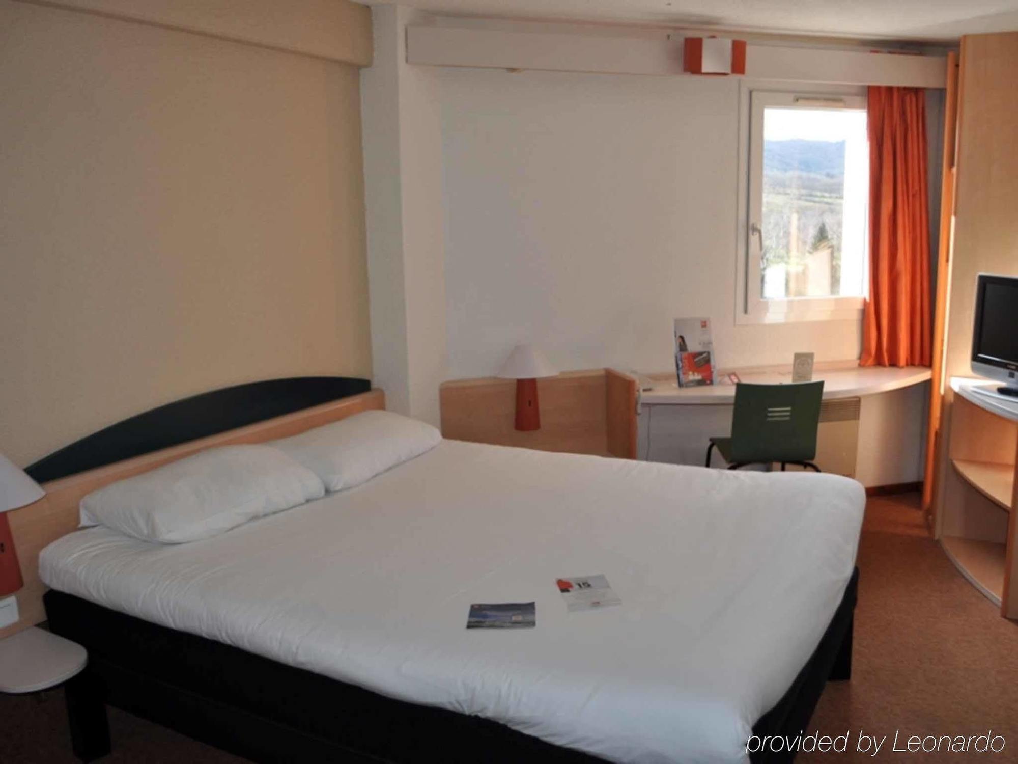 Hotel Ibis Отён Экстерьер фото